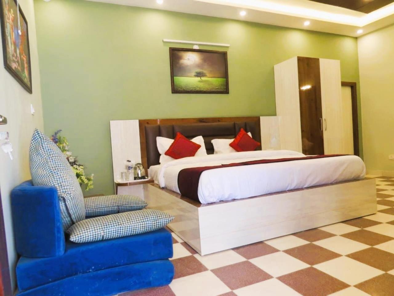 Hotel Haya Palace 3*