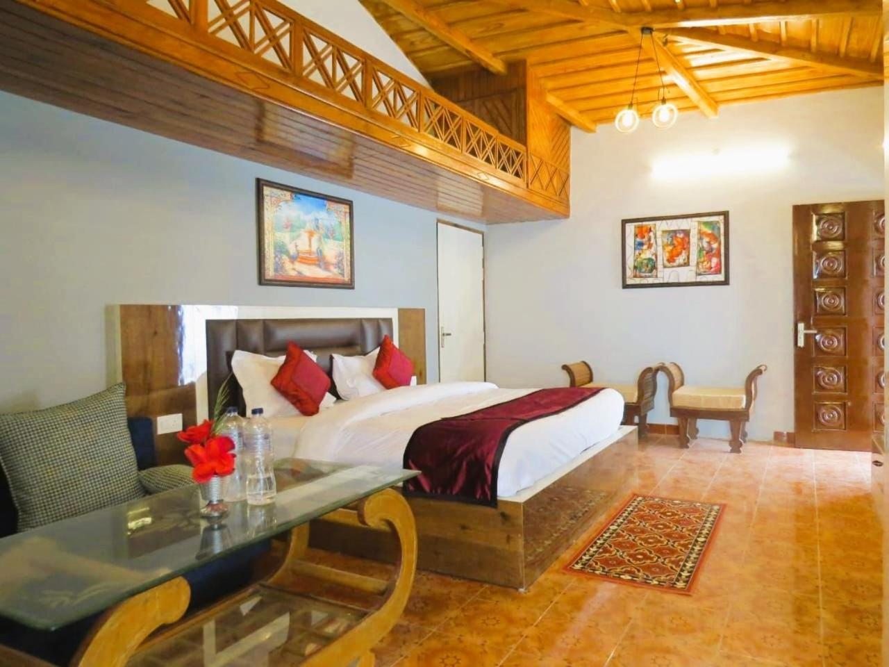 Hotel Haya Palace Nainital
