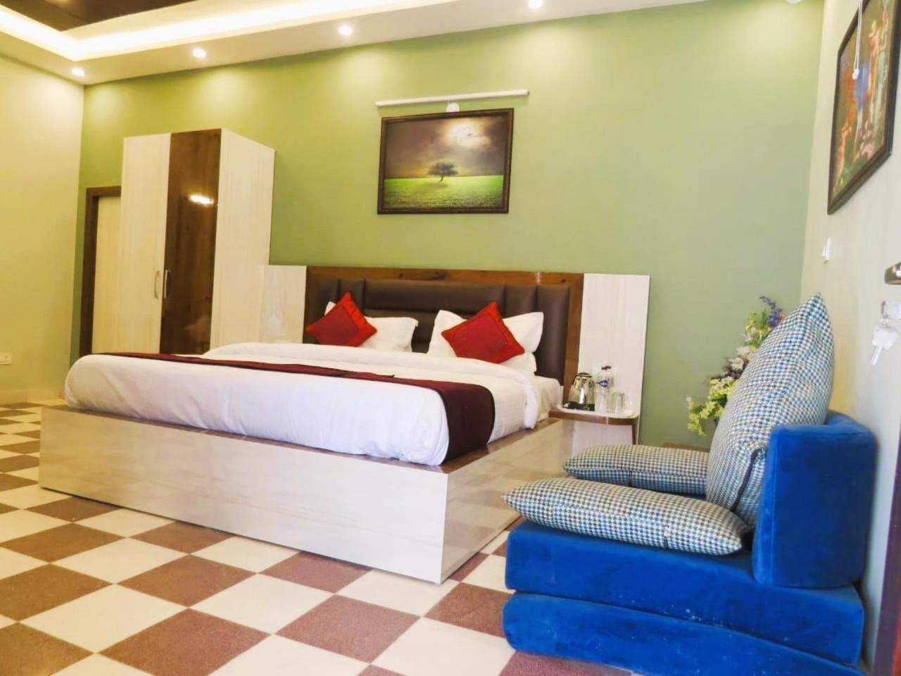 Haya Palace 3*
